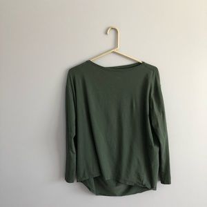 Lulu lemon no rag size four shirt